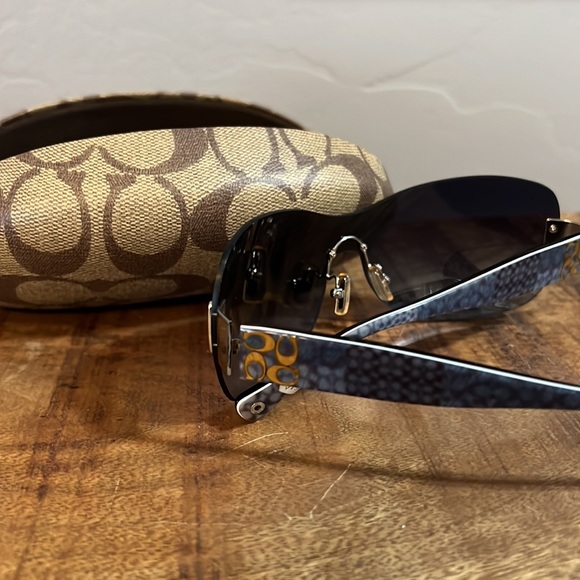 COACH SUNGLASSES - Picture 3 of 4